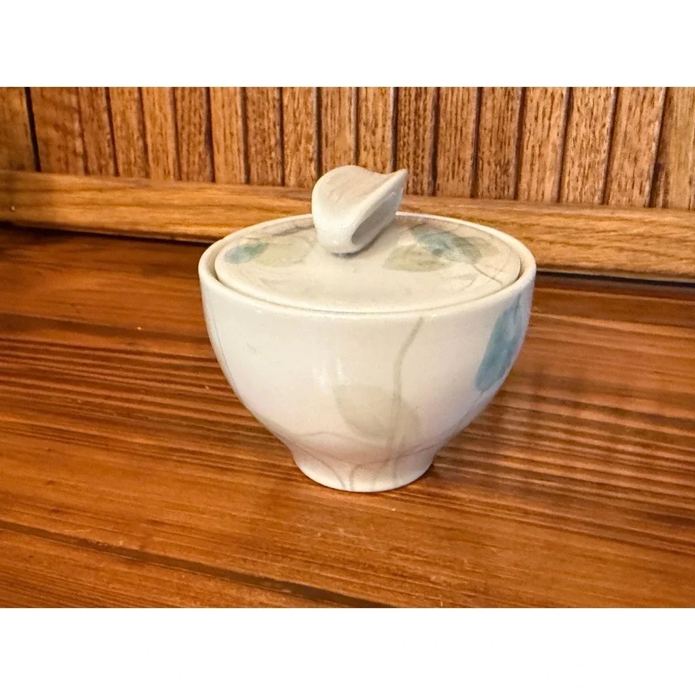 Red Wing True China Merrileaf Pattern Sugar Bowl